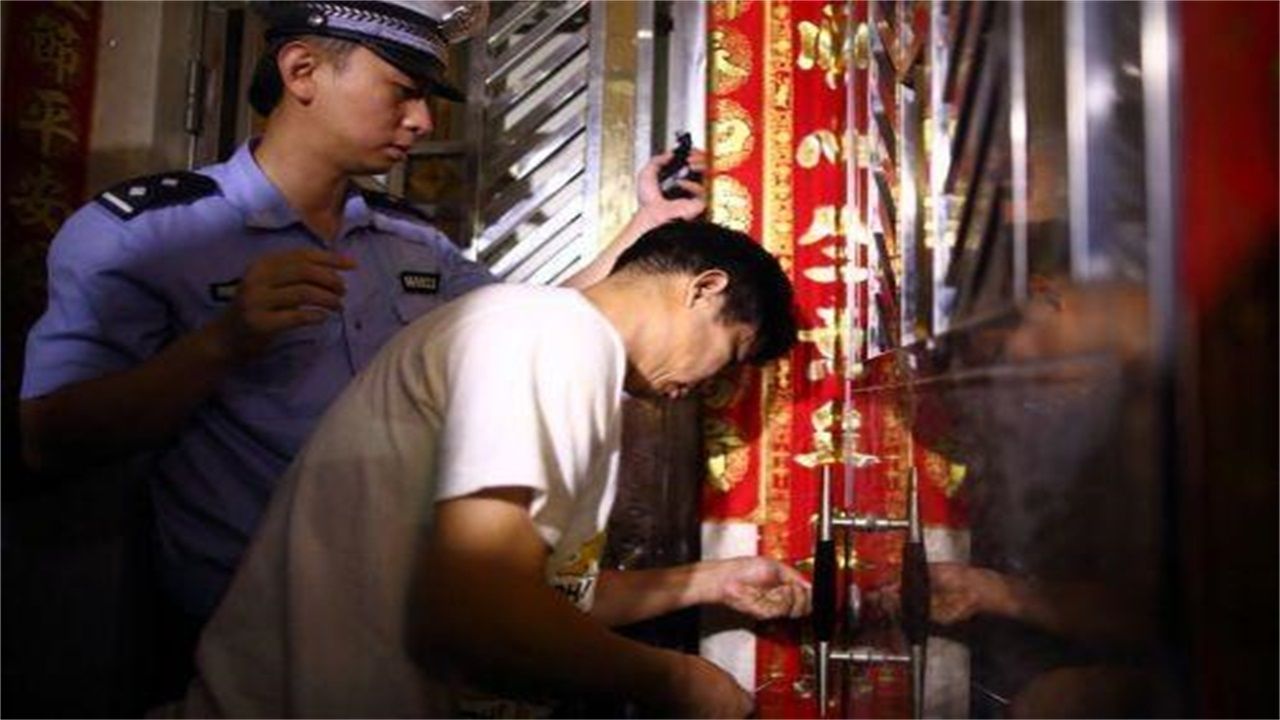 安顺请开锁师傅开了锁后，师傅为什么一般都不进门，就算主人请也不进去？